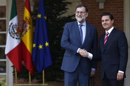 25/04/2018. Rajoy recibe al presidente de los Estados Unidos Mexicanos. El presidente del Gobierno, Mariano Rajoy, saluda al presidente de l...