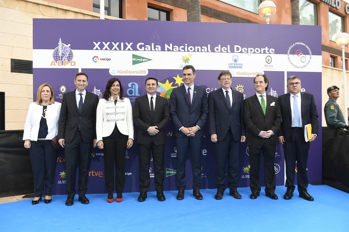 1/04/2019. Sánchez asiste a la XXXIX gala del deporte español. El presidente del Gobierno, Pedro Sánchez, junto al presidente de la Generali...
