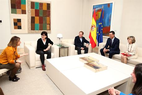 1/04/2019. Encuentro "La pobreza infantil y la Agenda 2030". El presidente del Gobierno, Pedro Sánchez, la ministra de Sanidad, Consumo y Bi...