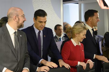 2/12/2019. Sánchez asiste a la COP25. El presidente del Gobierno en funciones, Pedro Sánchez, junto al presidente del Consejo Europeo, Charl...