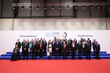 2/12/2019. Sánchez participa en el Diálogo de líderes de la jornada inaugural de la COP25. Foto de familia de los jefes de Estado y de Gobie...