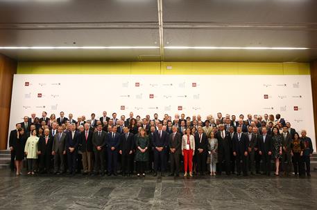 3/04/2019. Sánchez inaugura la Cumbre Mundial del Turismo. El presidente del Gobierno, Pedro Sánchez, y la ministra de Industria, Comercio y...