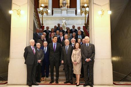 4/04/2019. El presidente del Gobierno visita la Real Academia Española. El presidente del Gobierno, Pedro Sánchez, junto al director de la R...