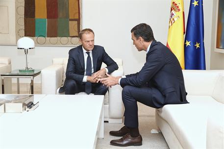 6/06/2019. Pedro Sánchez recibe al presidente del Consejo Europeo, Donald Tusk. El presidente del Gobierno en funciones, Pedro Sánchez, y el...