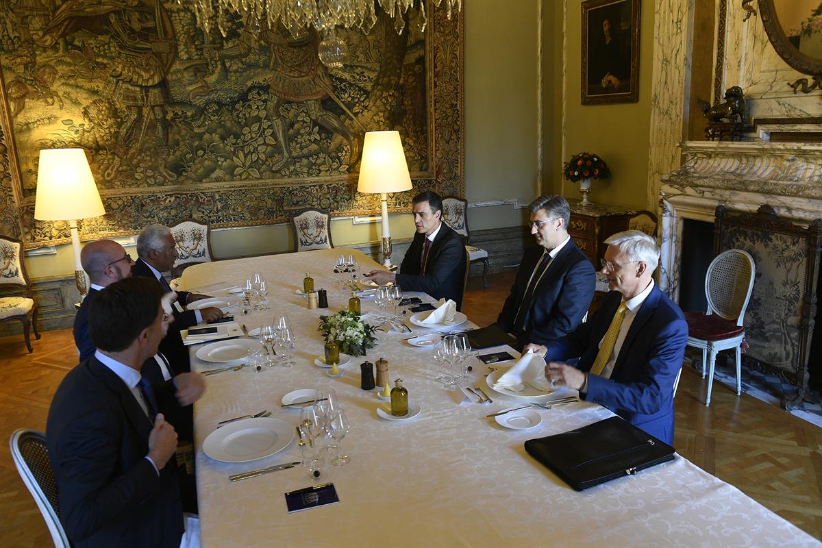 7/06/2019. Pedro Sánchez se reúne en Bruselas con sus homólogos. El presidente del Gobierno en funciones, Pedro Sánchez, durante la cena inf...