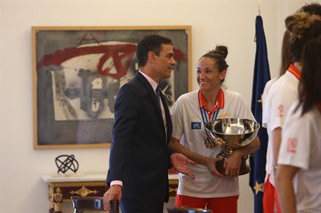 8/07/2019. Pedro Sánchez recibe a la selección española femenina de baloncesto, campeona de Europa. El presidente del Gobierno en funciones,...