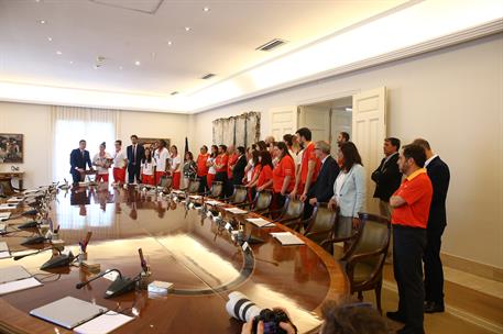 8/07/2019. Pedro Sánchez recibe a la selección española femenina de baloncesto, campeona de Europa. El presidente del Gobierno en funciones,...