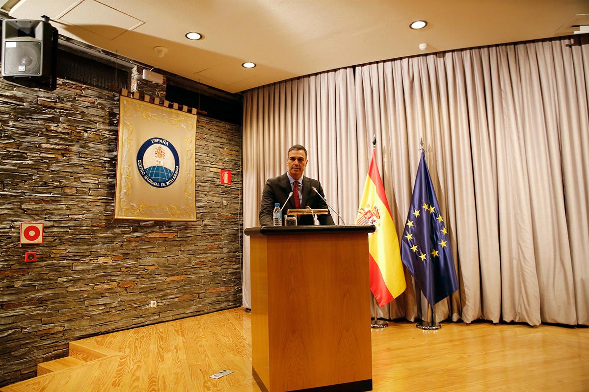 11/01/2019. Pedro Sánchez visita el Centro Nacional de Inteligencia. El presidente del Gobierno, Pedro Sánchez, durante su visita a las inst...