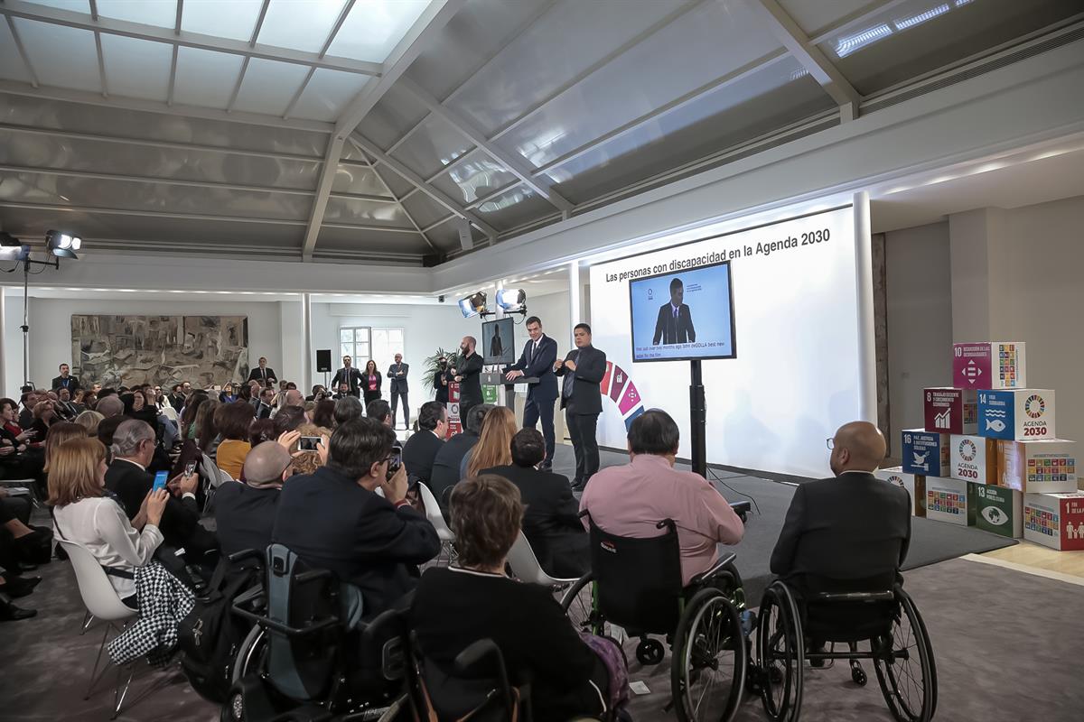 10/04/2019. Sánchez preside el acto "Las personas con discapacidad en la Agenda 2030". El presidente del Gobierno, Pedro Sánchez, durante su...