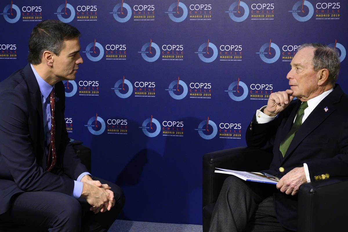 10/12/2019. Sánchez se reúne con el presidente de Bloomberg Global Business Forum, Michael Bloomberg. El presidente del Gobierno en funcione...