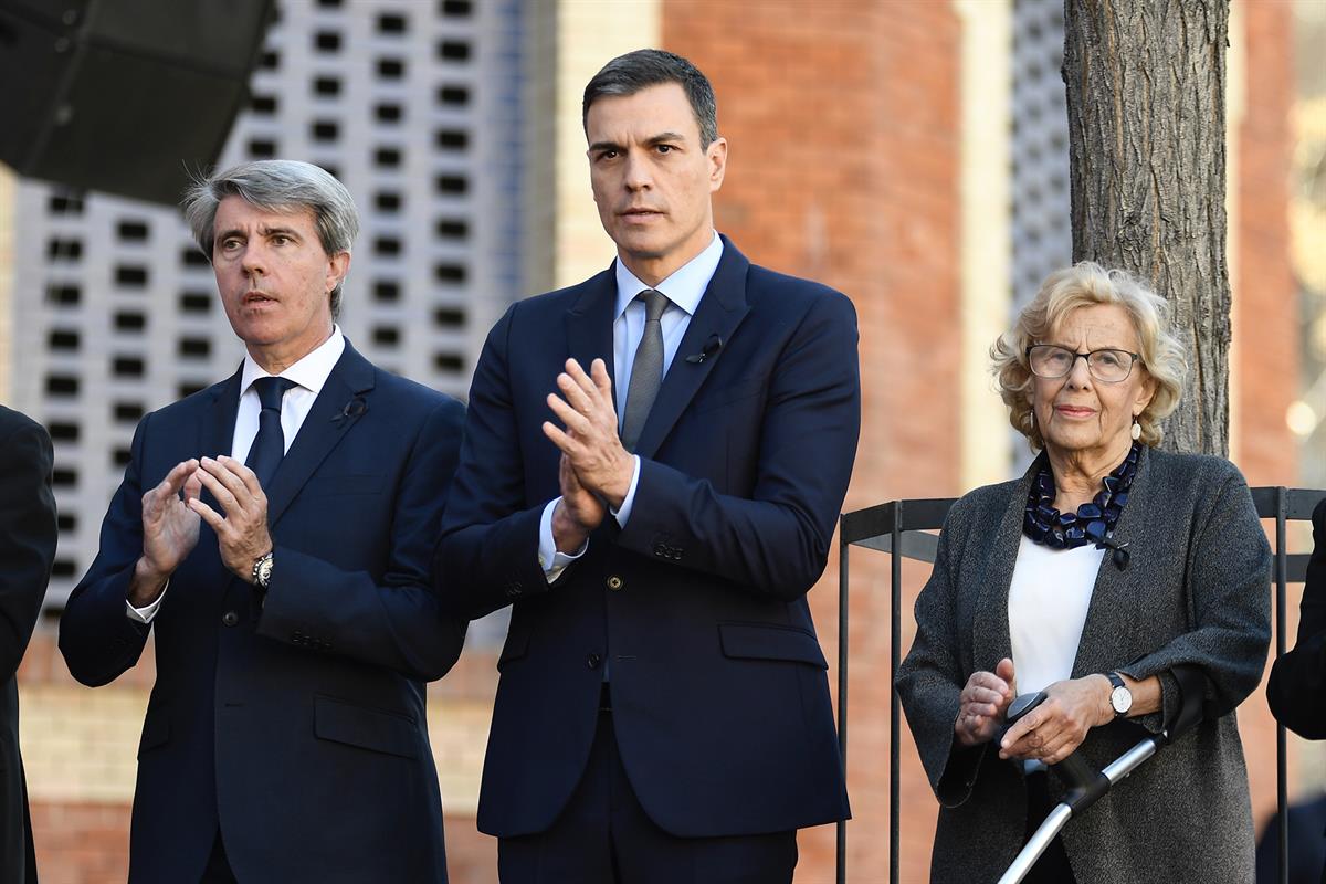 11/03/2019. Sánchez preside el acto conmemorativo del XV aniversario del 11-M. El presidente del Gobierno, Pedro Sánchez, junto al president...