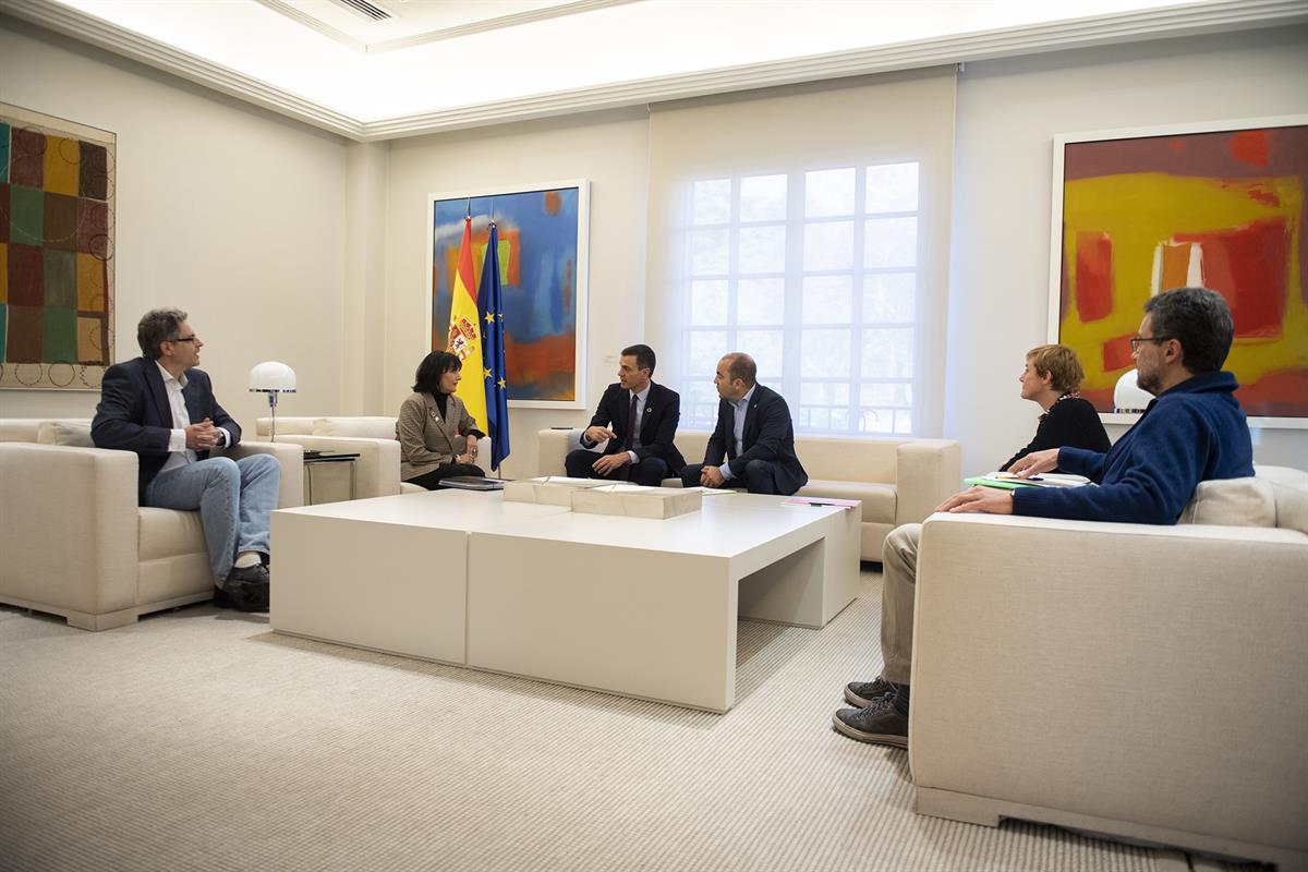 12/03/2019. Pedro Sánchez recibe a representates del movimiento ecologista en el Palacio de La Moncloa. El presidente del Gobierno, Pedro Sá...