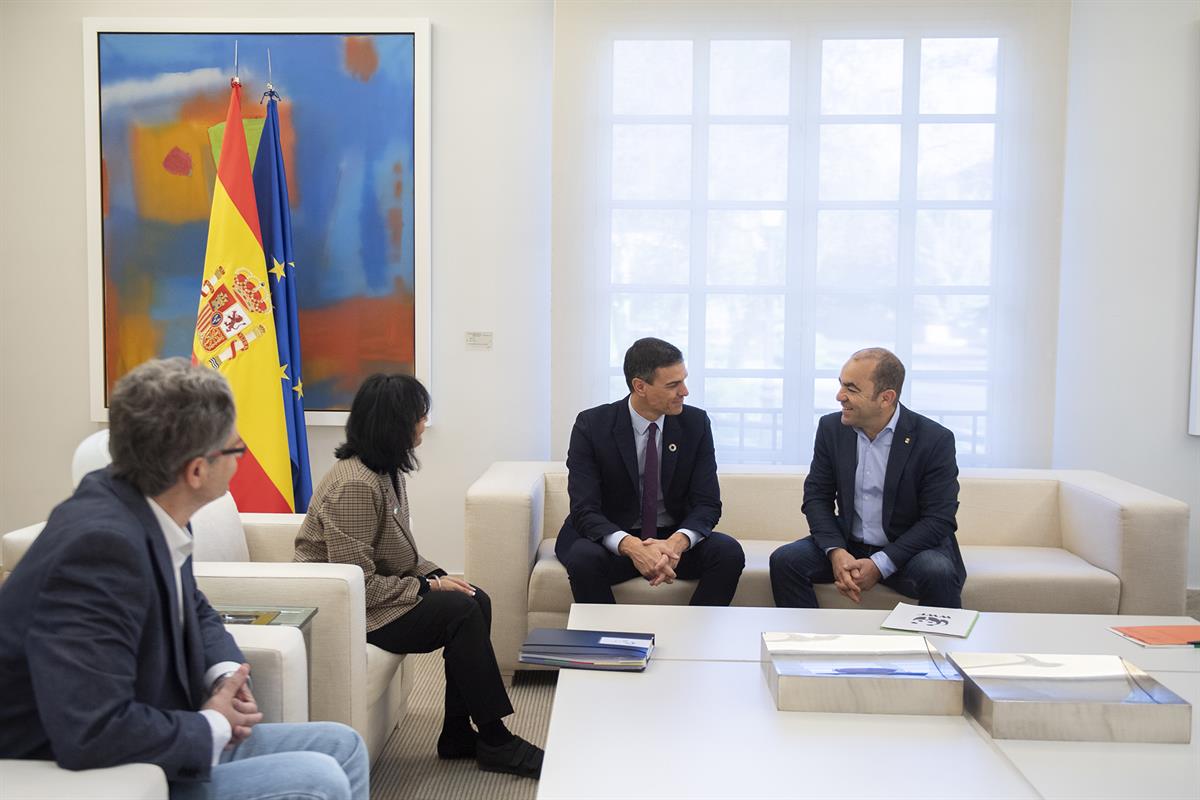 12/03/2019. Pedro Sánchez recibe a representates del movimiento ecologista en el Palacio de La Moncloa. El presidente del Gobierno, Pedro Sá...