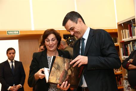 12/03/2019. Pedro Sánchez visita Cantabria. El presidente del Gobierno, Pedro Sánchez, y la Directora del Museo Nacional y Centro de Investi...