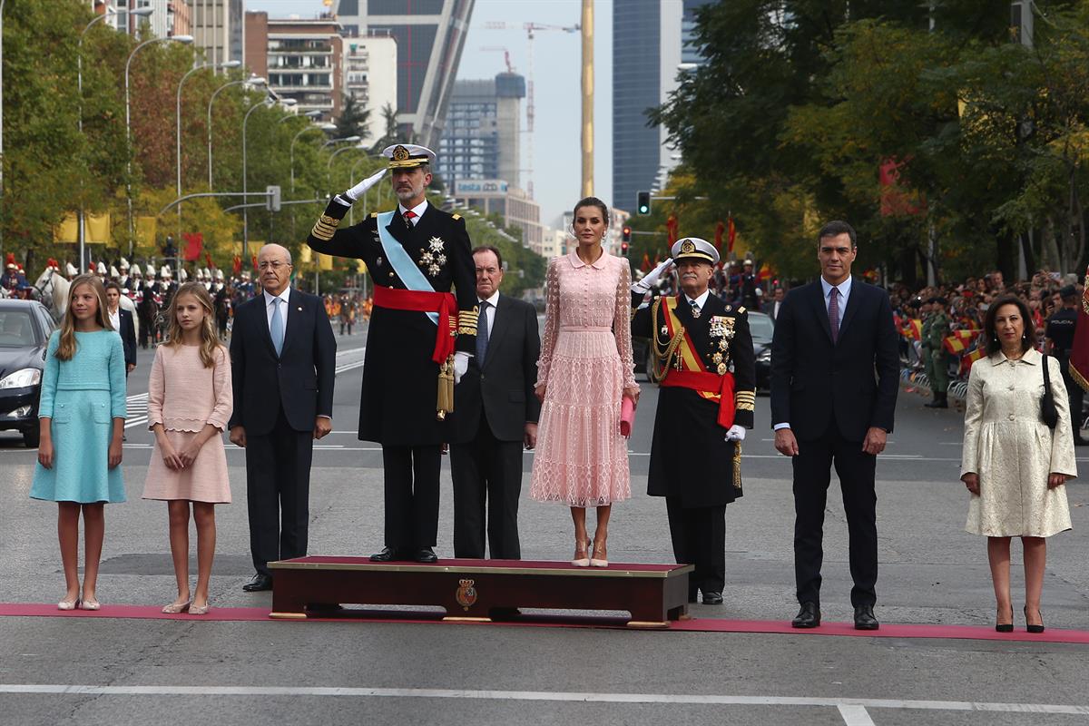 12/10/2019. 12 de Octubre. El presidente del Gobierno en funciones, Pedro Sánchez, al inicio del desfile militar conmemorativo del 12 de Oct...