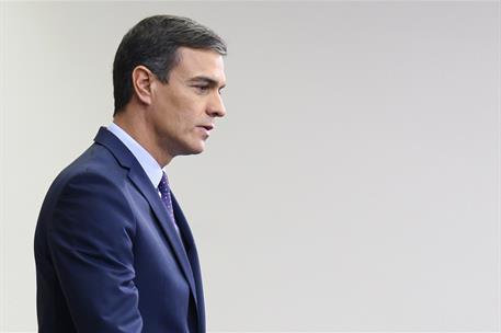 14/10/2019. Comparecencia institucional de Pedro Sánchez. El presidente del Gobierno en funciones, Pedro Sánchez, entrando en la sala para c...