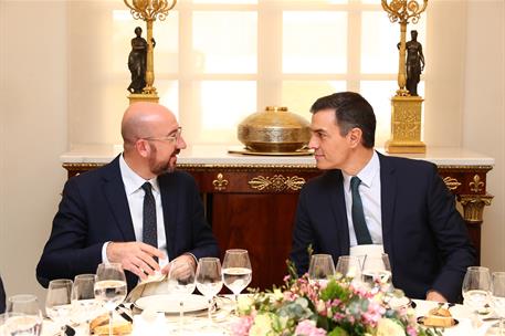 14/11/2019. Sánchez recibe al presidente electo de la Consejo Europeo, Charles Michel. El presidente del Gobierno en funciones, Pedro Sánche...