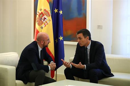 14/11/2019. Sánchez recibe al presidente electo del Consejo Europeo, Charles Michel. El presidente del Gobierno en funciones, Pedro Sánchez,...