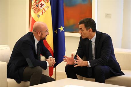 14/11/2019. Sánchez recibe al presidente electo del Consejo Europeo, Charles Michel. El presidente del Gobierno en funciones, Pedro Sánchez,...