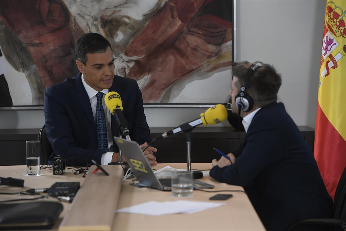 15/07/2019. Pedro Sánchez, entrevistado en la Cadena SER. El presidente del Gobierno en funciones, Pedro Sánchez, durante la entrevista en e...