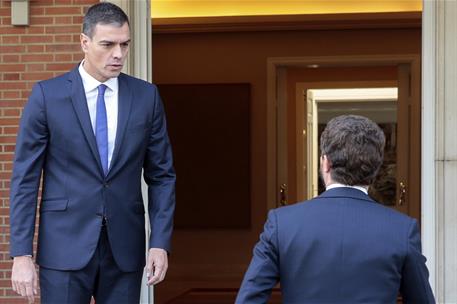 16/10/2019. Pedro Sánchez se reúne con Pablo Casado. El presidente del Gobierno en funciones, Pedro Sánchez, se reúne con el presidente del ...