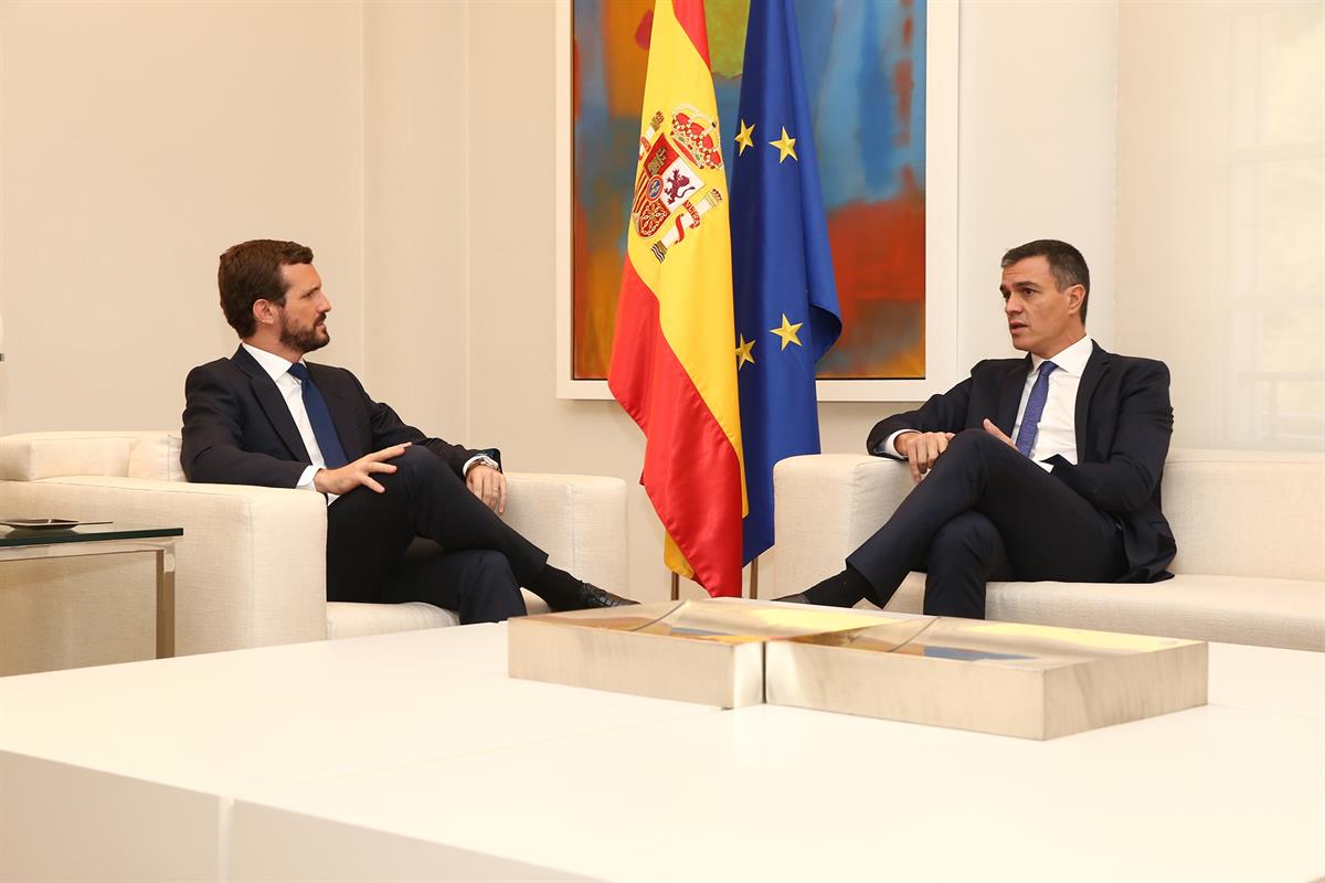 16/10/2019. Pedro Sánchez se reúne con Pablo Casado. El presidente del Gobierno en funciones, Pedro Sánchez, se reúne con el presidente del ...