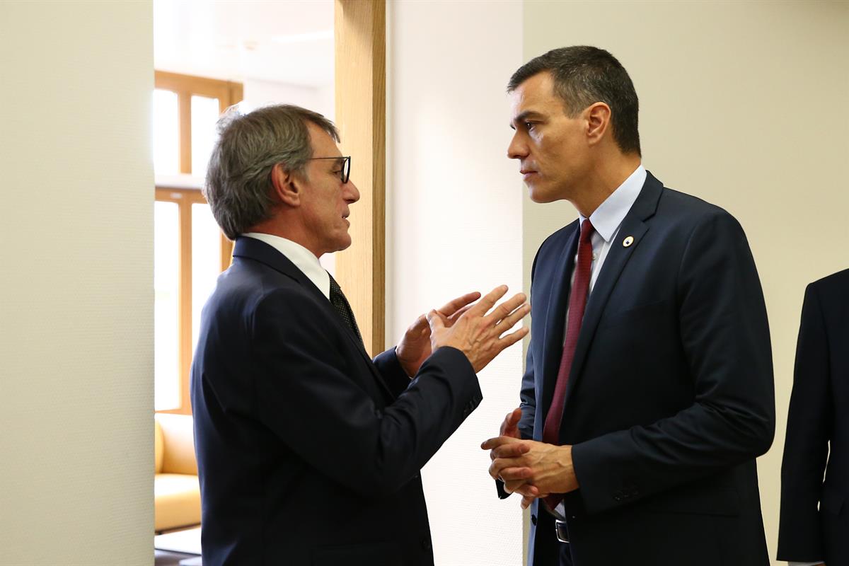 17/10/2019. Pedro Sánchez asiste a la reunión del Consejo Europeo. El presidente del Gobierno en funciones, Pedro Sánchez, y el presidente d...