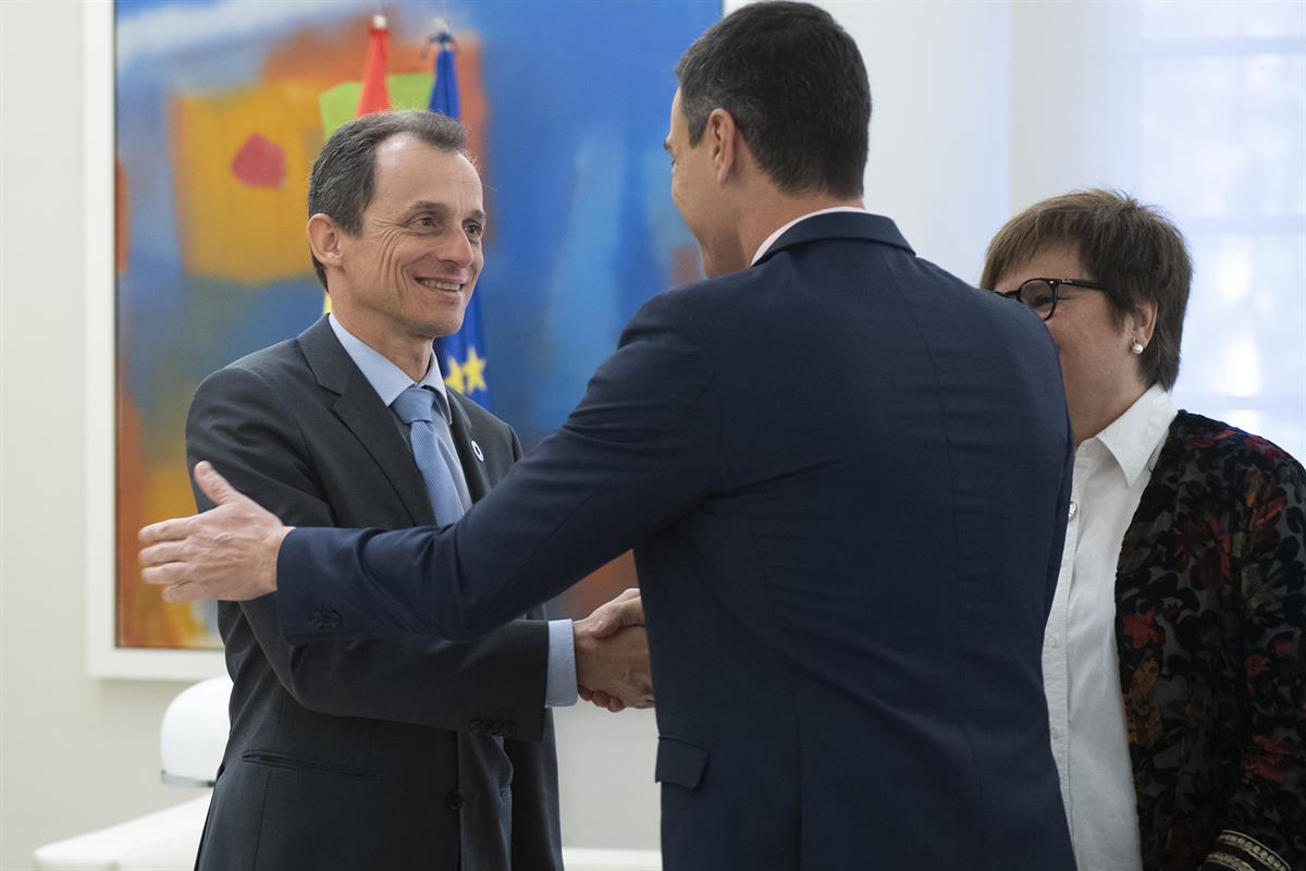 18/03/2019. Pedro Sánchez preside el encuentro "Ciencia e Investigación en la Agenda 2030". El presidente del Gobierno, Pedro Sánchez, salud...