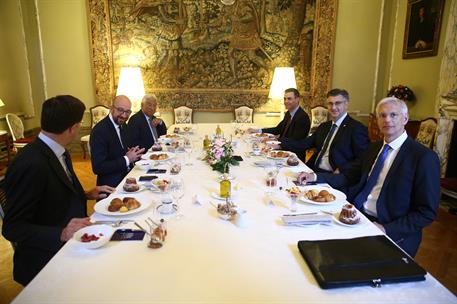 20/06/2019. Sánchez participa en el desayuno informal sobre el nuevo ciclo institucional. El primer ministro de los Países Bajos, Mark Rutte...