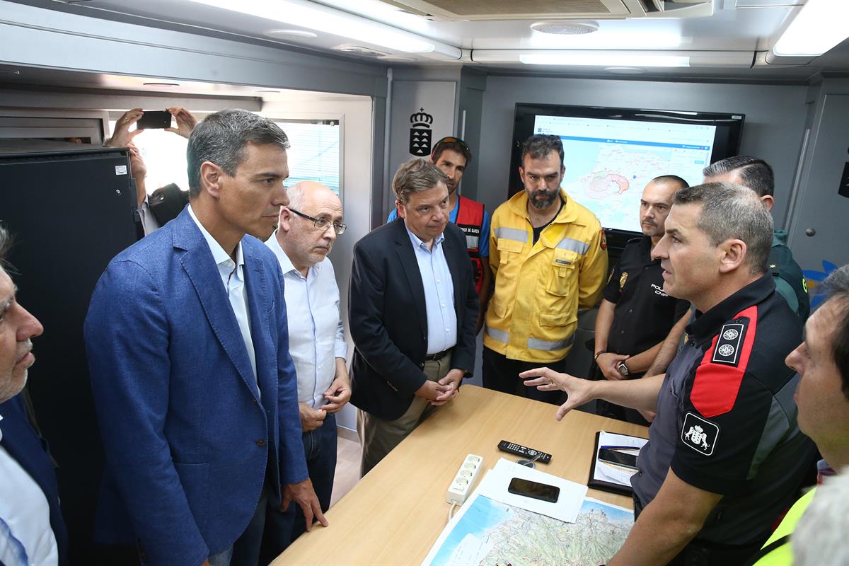 22/08/2019. Pedro Sánchez visita las zonas afectadas por el incendio de Valleseco en la isla de Gran Canaria. El presidente del Gobierno en ...