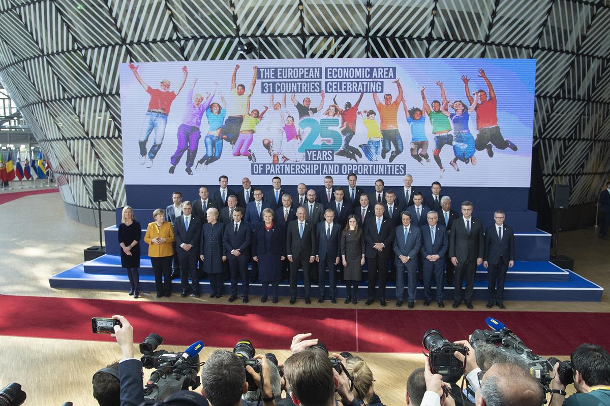 22/03/2019. El presidente del Gobierno asiste al Consejo Europeo. El presidente del Gobierno, Pedro Sánchez, en la foto de familia de los je...