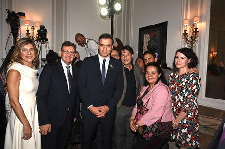 23/09/2019. Sánchez en la recepción con la colectividad española. El presidente del Gobierno en funciones, Pedro Sánchez, y su mujer, Begoña...