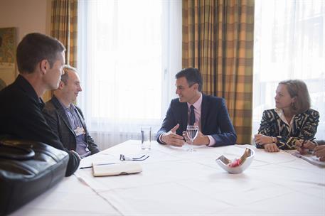 24/01/2019. Pedro Sánchez participa en el Foro Económico Mundial de Davos. El presidente del Gobierno, Pedro Sánchez, y la ministra de Econo...