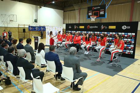 24/06/2019. Pedro Sánchez visita a la selección femenina de baloncesto. Las jugadoras de la selección femenina de baloncesto intervienen dur...