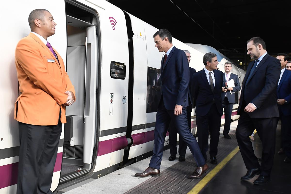 25/06/2019. Pedro Sánchez inaugura la línea de Alta Velocidad Madrid-Antequera-Granada. El presidente del Gobierno en funciones, Pedro Sánch...