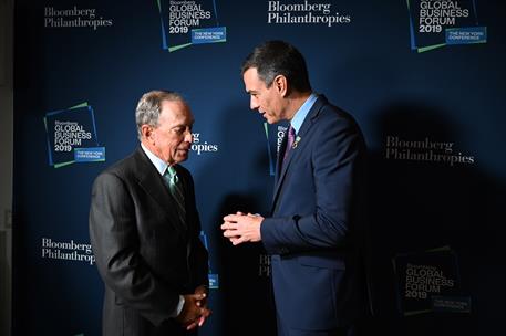 25/09/2019. Sánchez participa en el Foro Bloomberg. El presidente del Gobierno en funciones, Pedro Sánchez, conversa con el fundador de Bloo...