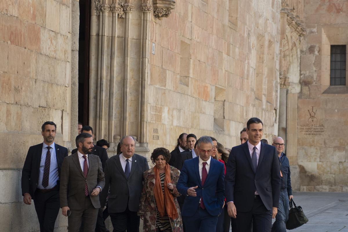 26/03/2019. El presidente del Gobierno visita Salamanca. El presidente del Gobierno, Pedro Sánchez, a su llegada a la Universidad de Salaman...