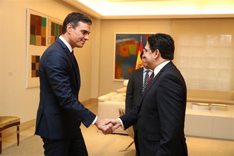 27/11/2019. Pedro Sánchez recibe al ministro de Asuntos Exteriores de Marruecos. El presidente del Gobierno en funciones, Pedro Sánchez, sal...