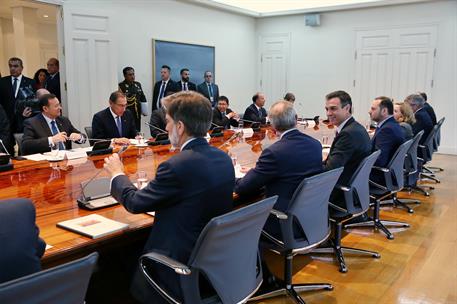28/02/2019. Pedro Sánchez recibe al presidente de Perú, Martín Vizcarra. El presidente del Gobierno, Pedro Sánchez, y el presidente de Perú,...