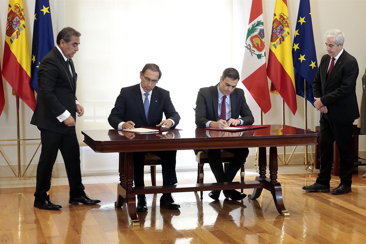 28/02/2019. Pedro Sánchez recibe al presidente de Perú, Martín Vizcarra. El presidente del Gobierno, Pedro Sánchez, y el presidente de Perú,...