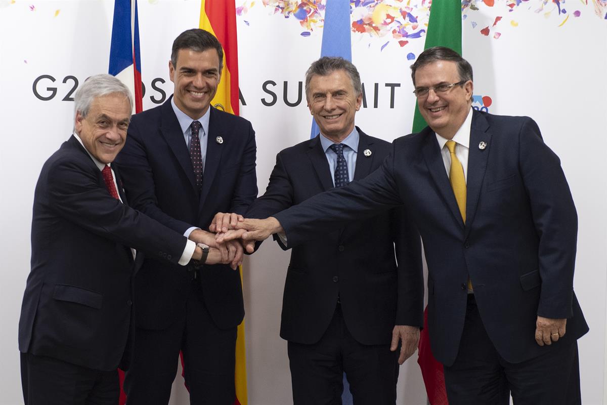 28/06/2019. Pedro Sánchez asiste a la Cumbre del G-20. El presidente del Gobierno en funciones, Pedro Sánchez, y los presidentes de Argentin...