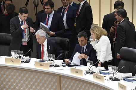 28/06/2019. Pedro Sánchez asiste a la Cumbre del G-20. El presidente del Gobierno en funciones, Pedro Sánchez, y la ministra de Economía y E...