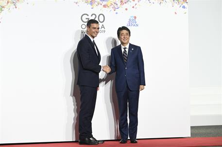 28/06/2019. Pedro Sánchez asiste a la Cumbre del G-20. El presidente del Gobierno en funciones, Pedro Sánchez, es recibido por el primer min...