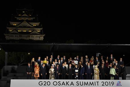 28/06/2019. Cumbre G20. Cena primera jornada. Foto de familia de los asistentes a la cena oficial de la Cumbre del G-20.