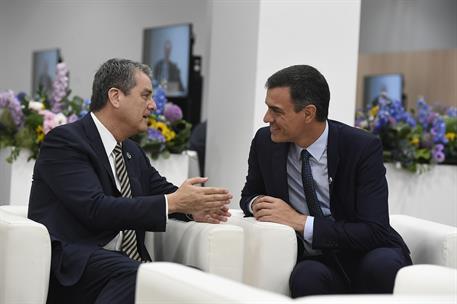 29/06/2019. Pedro Sánchez asiste a la Cumbre del G-20. El presidente del Gobierno en funciones, Pedro Sánchez, y el director general de la O...