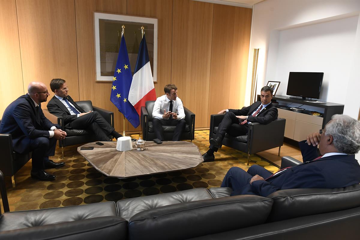 30/06/2019. Pedro Sánchez asiste al Consejo Europeo Extraordinario. El presidente del Gobierno en funciones, Pedro Sánchez, junto al primer ...