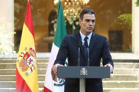 31/01/2019. Pedro Sánchez visita México. El presidente del Gobierno, Pedro Sánchez, junto al embajador de España en México, se dirige a los ...