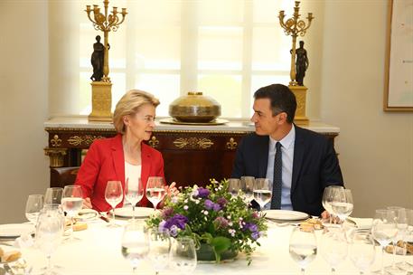 31/07/2019. Pedro Sánchez se reúne con la presidenta electa de la Comisión Europea, Ursula von der Leyen. El presidente del Gobierno en func...