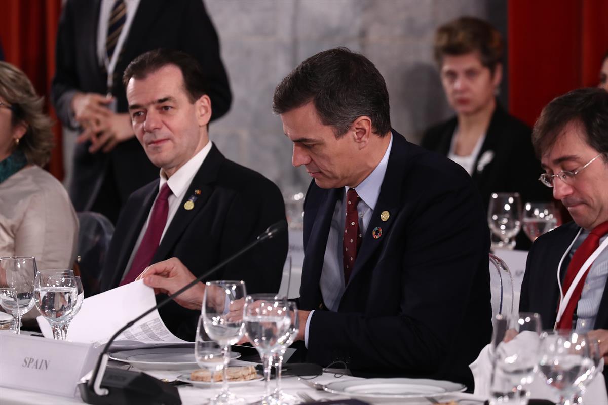 1/02/2020. El presidente del Gobierno participa en la Cumbre del Grupo de Países Amigos de la Cohesión. El presidente del Gobierno, Pedro Sá...