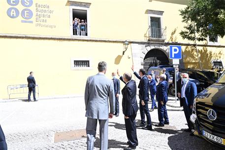 1/07/2020. Pedro Sánchez asiste a la reapertura de la frontera entre España y Portugal, en Badajoz y Elvas. El rey Felipe VI y el presidente...